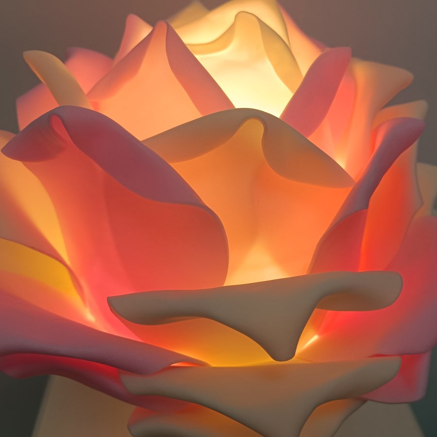 Large‑sized white rose flower table lamp, romantic floral decorative lamp, bedroom ambient bedside lamp
