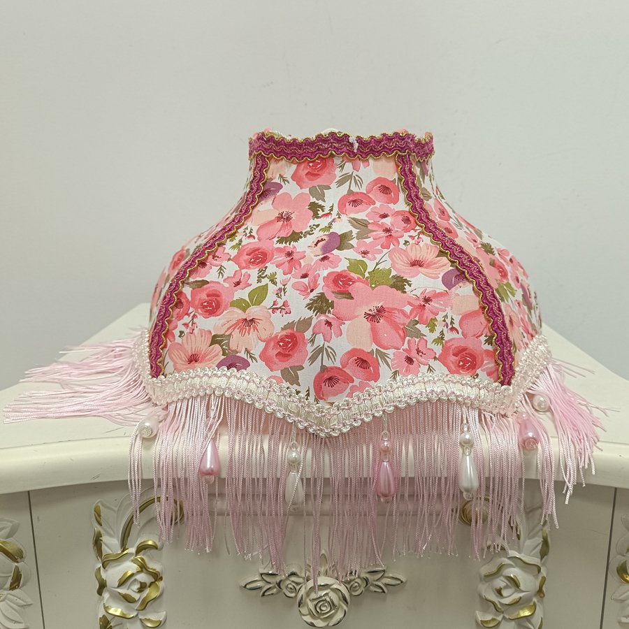 Flower‑Princess Pearl Tassel Lampshade, Girlish‑Style Wedding Room Fabric Table Lamp Shade, Decorative Replacement Shell for Atmosphere‑Creating Bedroom Table Lamp