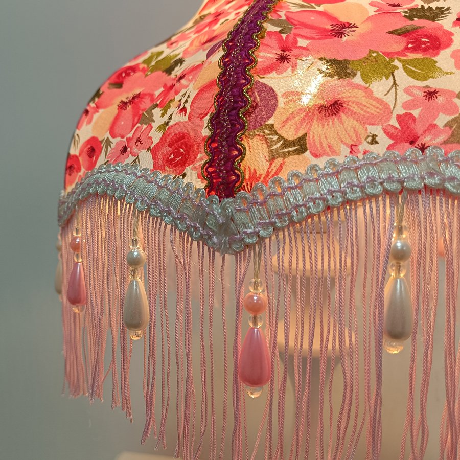 Flower‑Princess Pearl Tassel Lampshade, Girlish‑Style Wedding Room Fabric Table Lamp Shade, Decorative Replacement Shell for Atmosphere‑Creating Bedroom Table Lamp