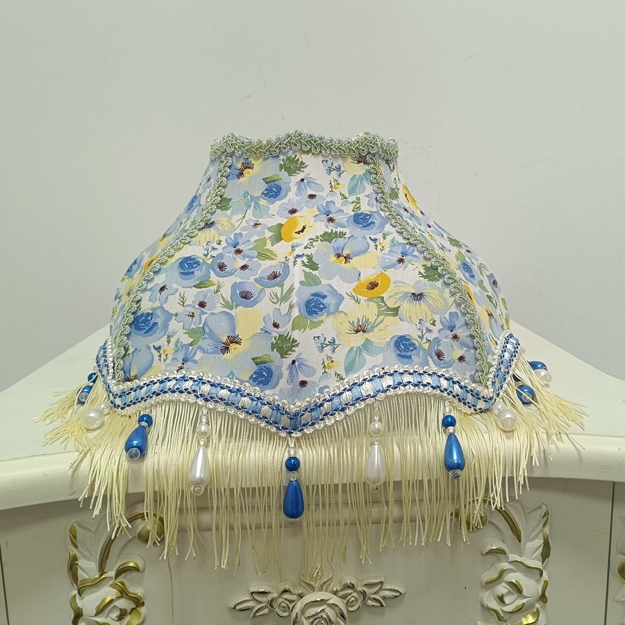 Flower‑Princess Pearl Tassel Lampshade, Girlish‑Style Wedding Room Fabric Table Lamp Shade, Decorative Replacement Shell for Atmosphere‑Creating Bedroom Table Lamp