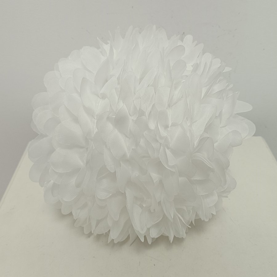 White Fabric Petal Sphere Lampshade, Romantic Flower Shaped Lamp Shade for Pendant Light Table Lamp Home Decor