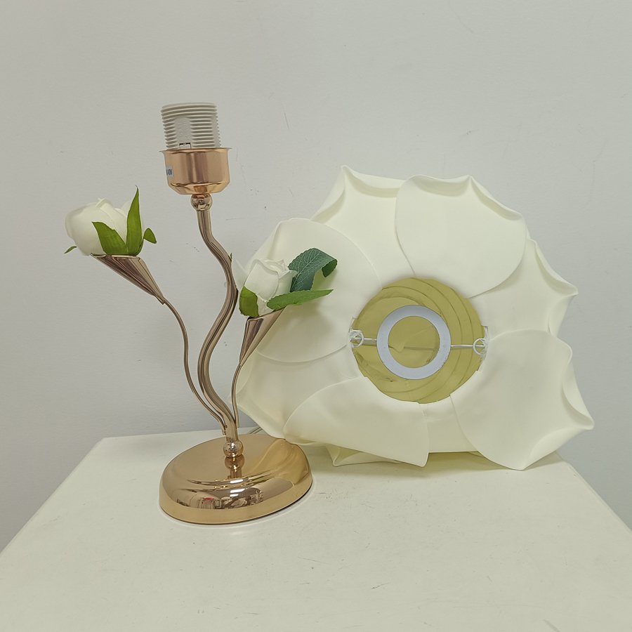 Large‑sized white rose flower table lamp, romantic floral decorative lamp, bedroom ambient bedside lamp