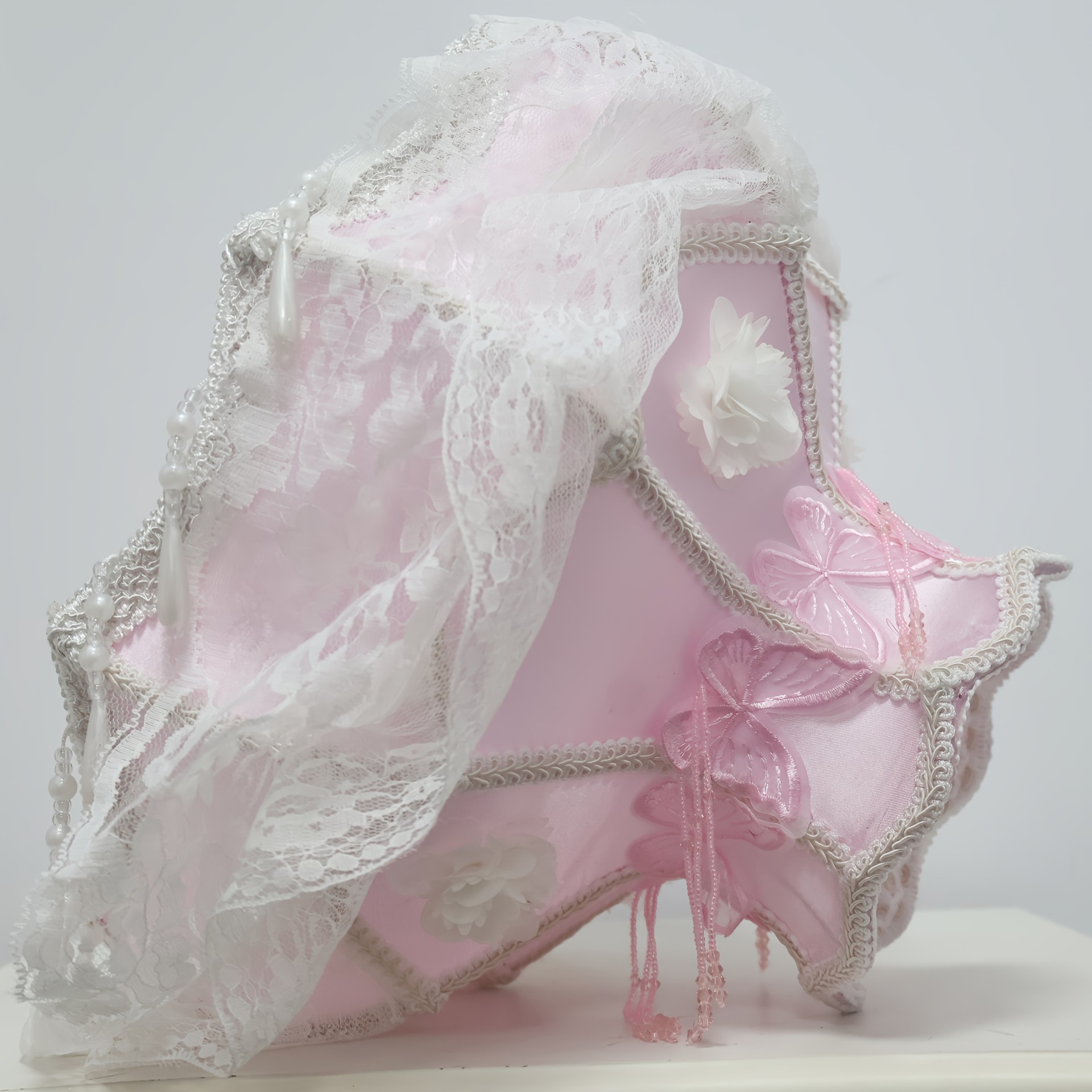 Viral Coquette Pink Lace Table Lamp Butterfly Floral Pearl Tassel Princess Bedside Lamp Aesthetic Romantic Decor Night Light for Bedroom Dresser Gift