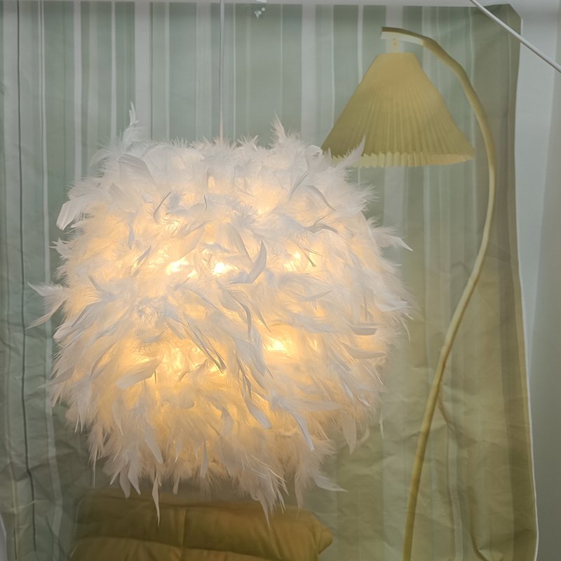 White badminton‑shaped lampshade, fluffy feather spherical chandelier shade, popular decorative lamp accessory for bedroom and dining room