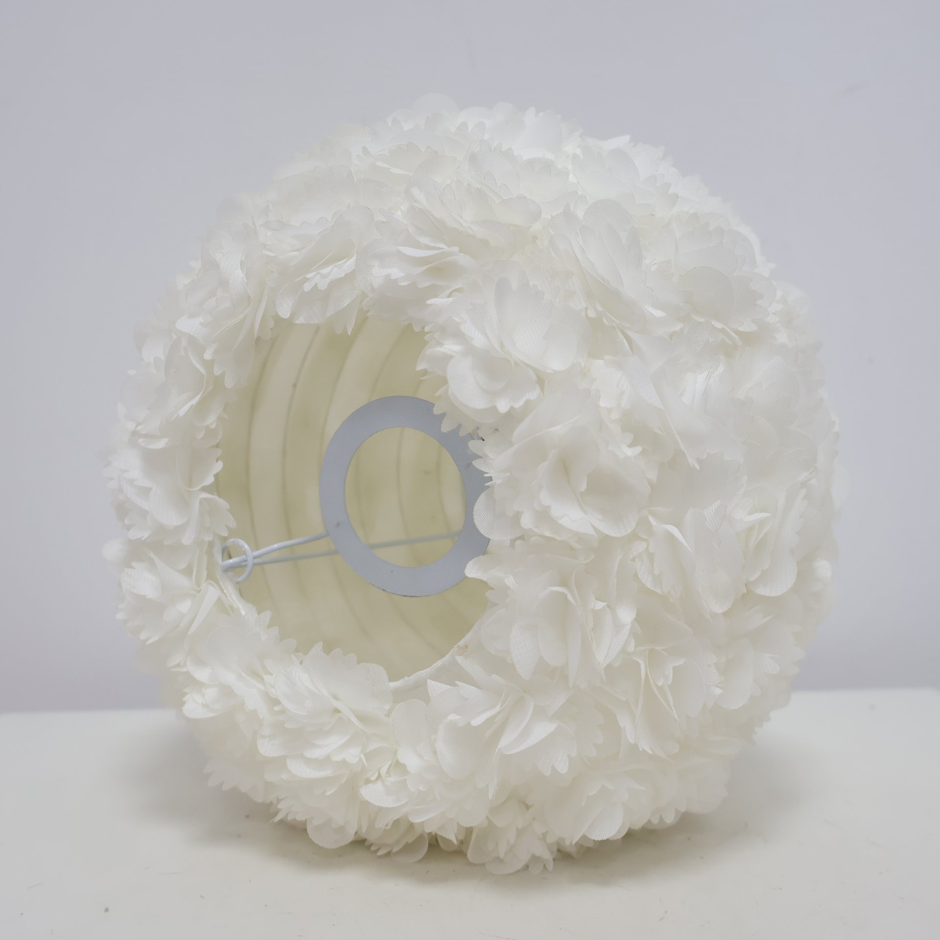 White 3D Flower Round Fabric Lampshade, Floral Petal Pendant Lamp Shade, Replacement Lamp Cover for Pendant Light Ceiling Lamp, Decorative Lampshade for Home Bedroom