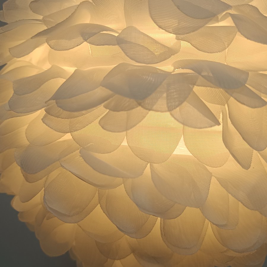White Fabric Petal Sphere Lampshade, Romantic Flower Shaped Lamp Shade for Pendant Light Table Lamp Home Decor