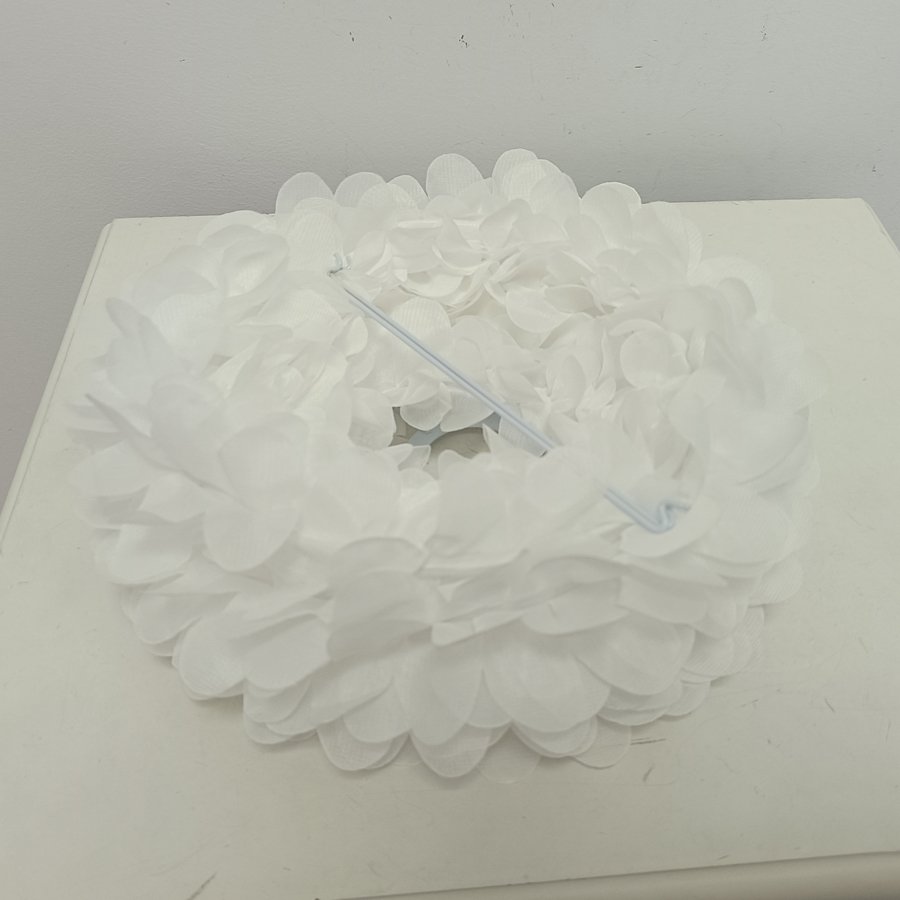 White Fabric Petal Sphere Lampshade, Romantic Flower Shaped Lamp Shade for Pendant Light Table Lamp Home Decor