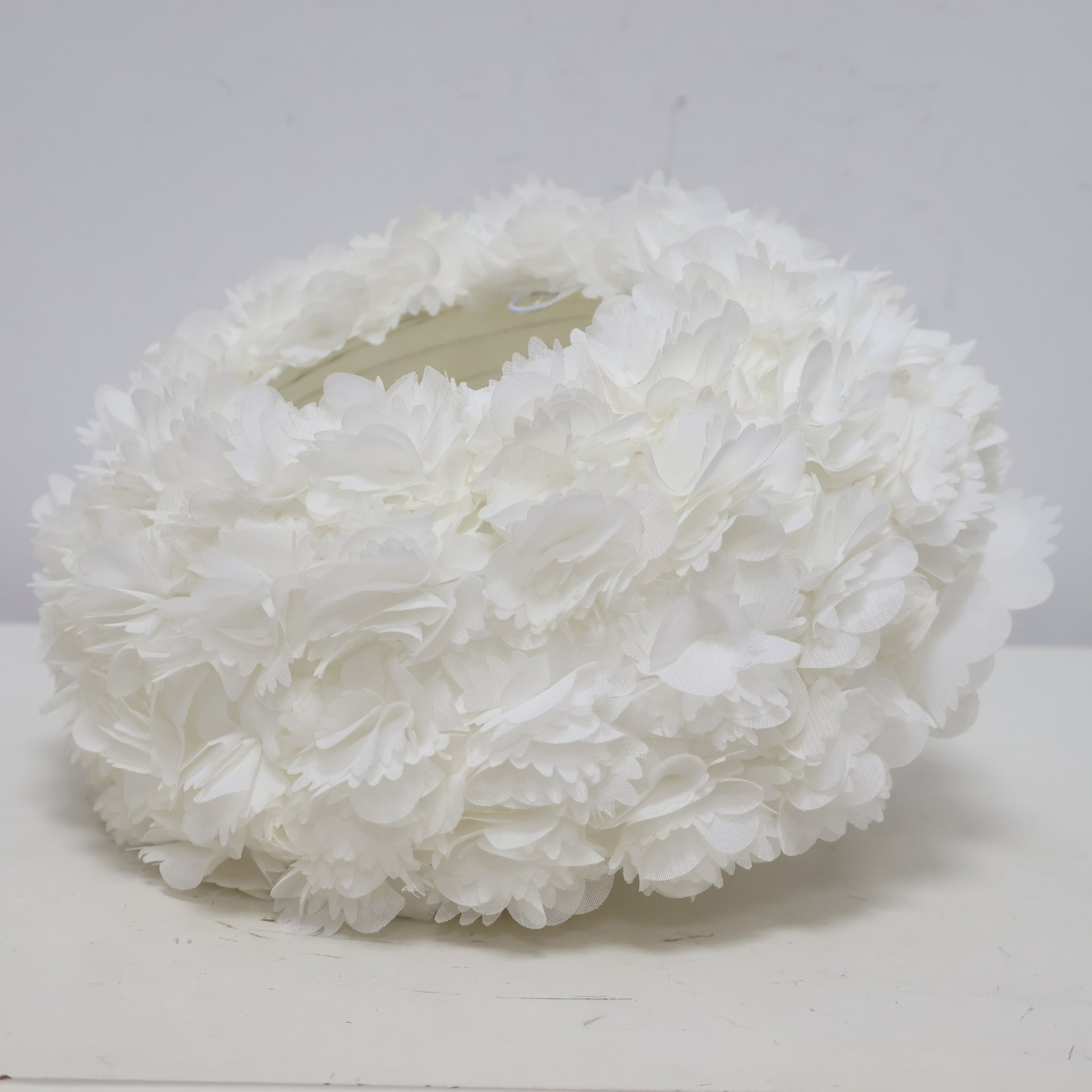 White 3D Flower Round Fabric Lampshade, Floral Petal Pendant Lamp Shade, Replacement Lamp Cover for Pendant Light Ceiling Lamp, Decorative Lampshade for Home Bedroom