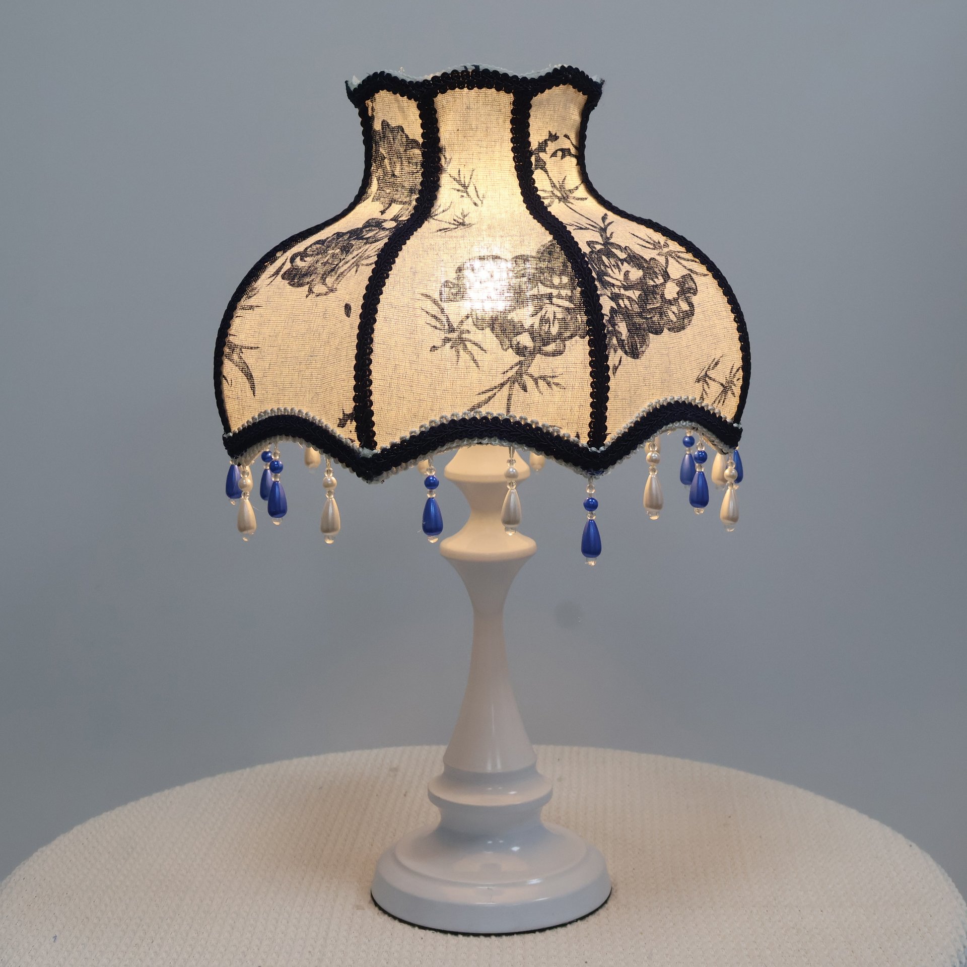 Vintage Chrysanthemum Pattern Silk-Cotton Fabric Blue and White Pearl Pendant Light Shade