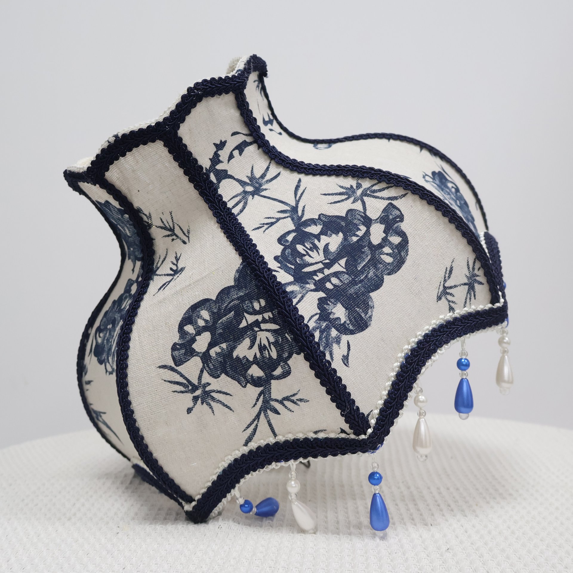 Vintage Chrysanthemum Pattern Silk-Cotton Fabric Blue and White Pearl Pendant Light Shade