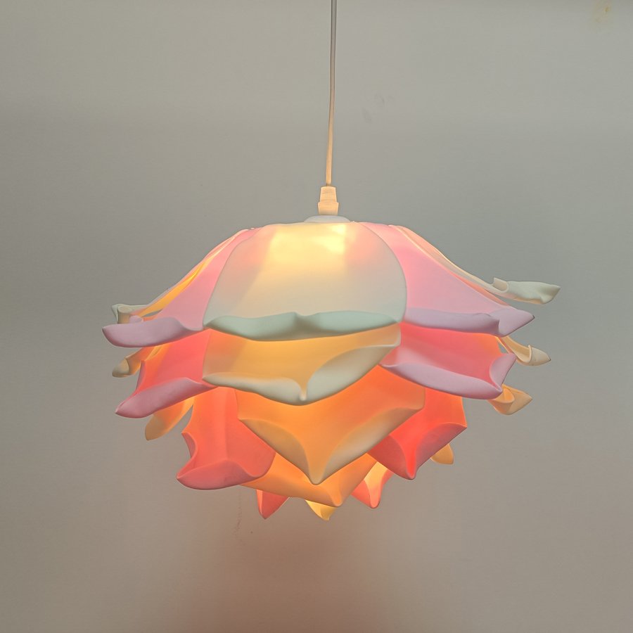 Pink‑white gradient large rose lampshade, 3D flower‑shaped lampshade, replacement shell for bedroom and wedding‑room table lamps and wall lamps, simulated large rose fabric lampshade, petal‑shaped lampshade